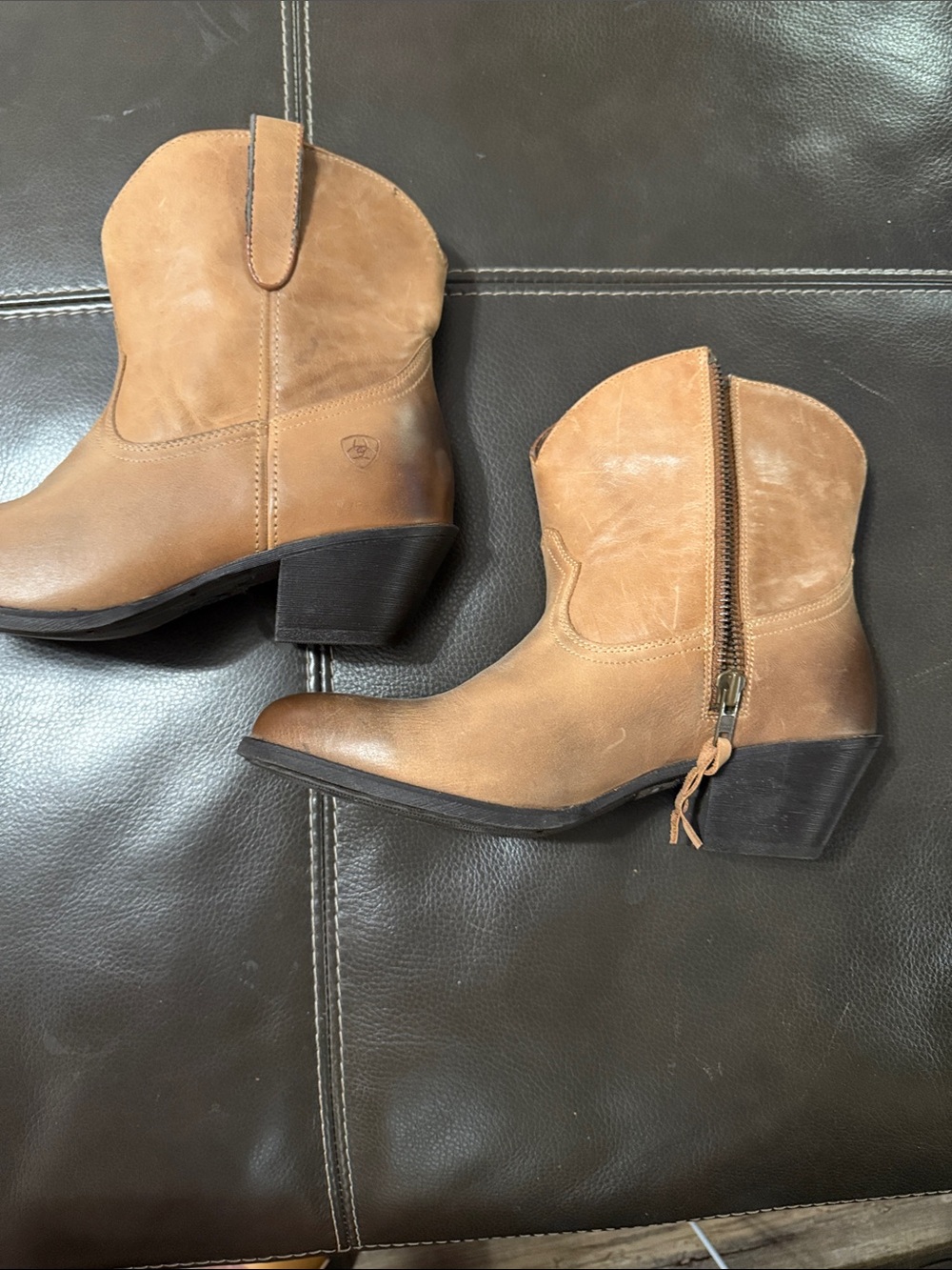 Women’s Tan Leather Zip Ariat Western short Boots - Picture 4 of 5